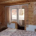 гостинний двір вишня Guest house Bukovel