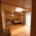 гостинний двір вишня Bukovel