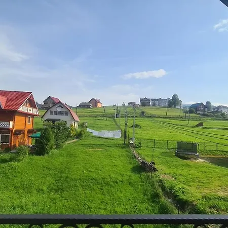 гостинний двір вишня Bukovel