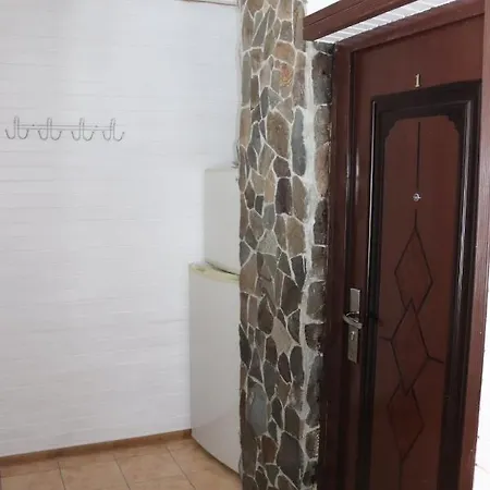 гостинний двір вишня Μπούκοβελ