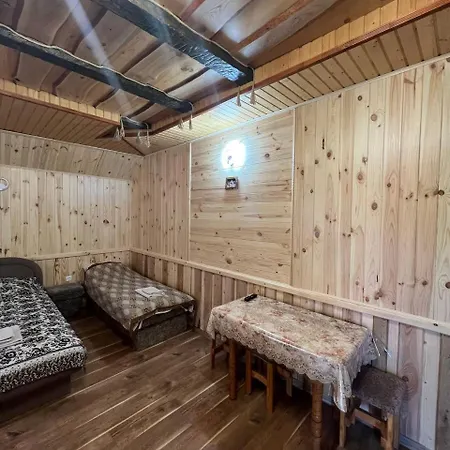 гостинний двір вишня