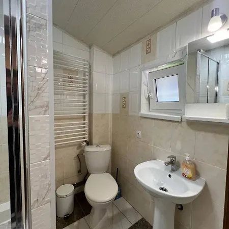 гостинний двір вишня Bukowel