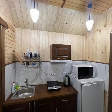 гостинний двір вишня