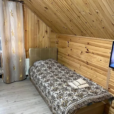 Πανσιόν гостинний двір вишня Μπούκοβελ