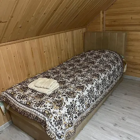 гостинний двір вишня Bukovel