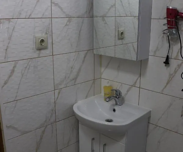гостинний двір вишня 布克维