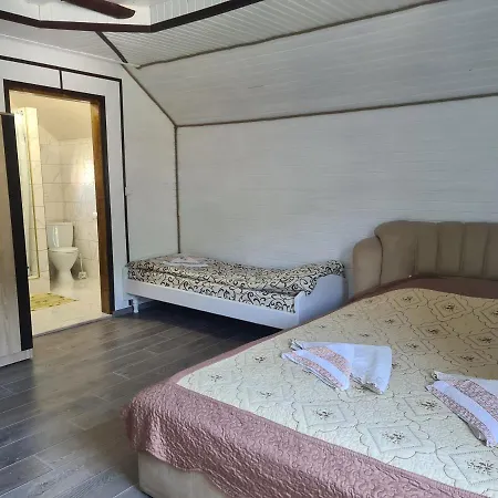 гостинний двір вишня Affittacamere 3*