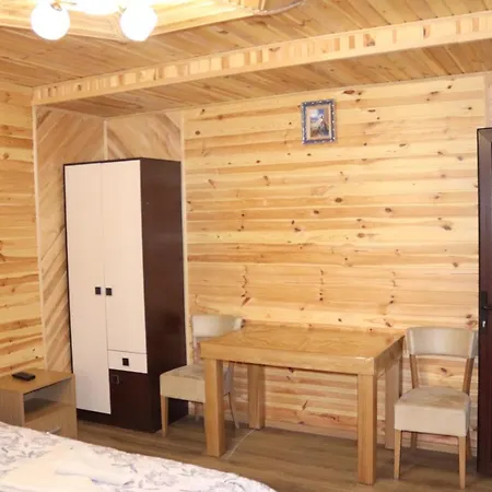 гостинний двір вишня Affittacamere 3*