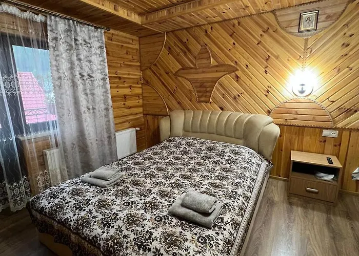гостинний двір вишня Konukevi