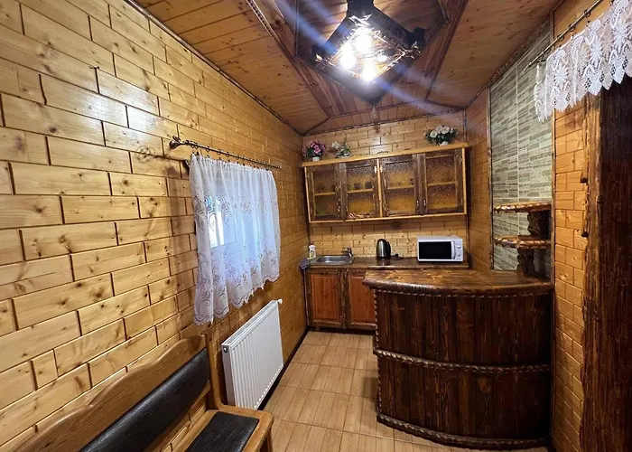 гостинний двір вишня Bukovel